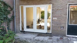 Kozijn met openslaande deuren in Loosdrecht